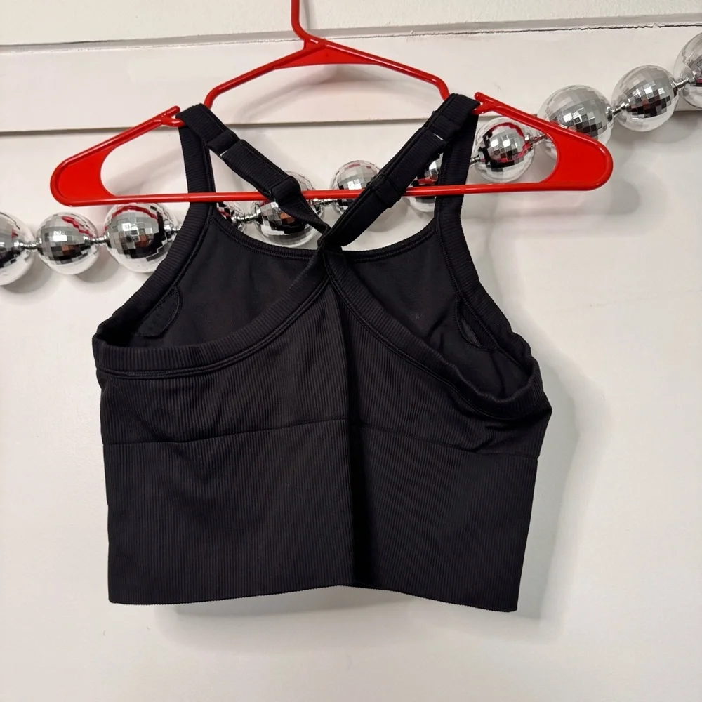 ALO Yoga form fitting
